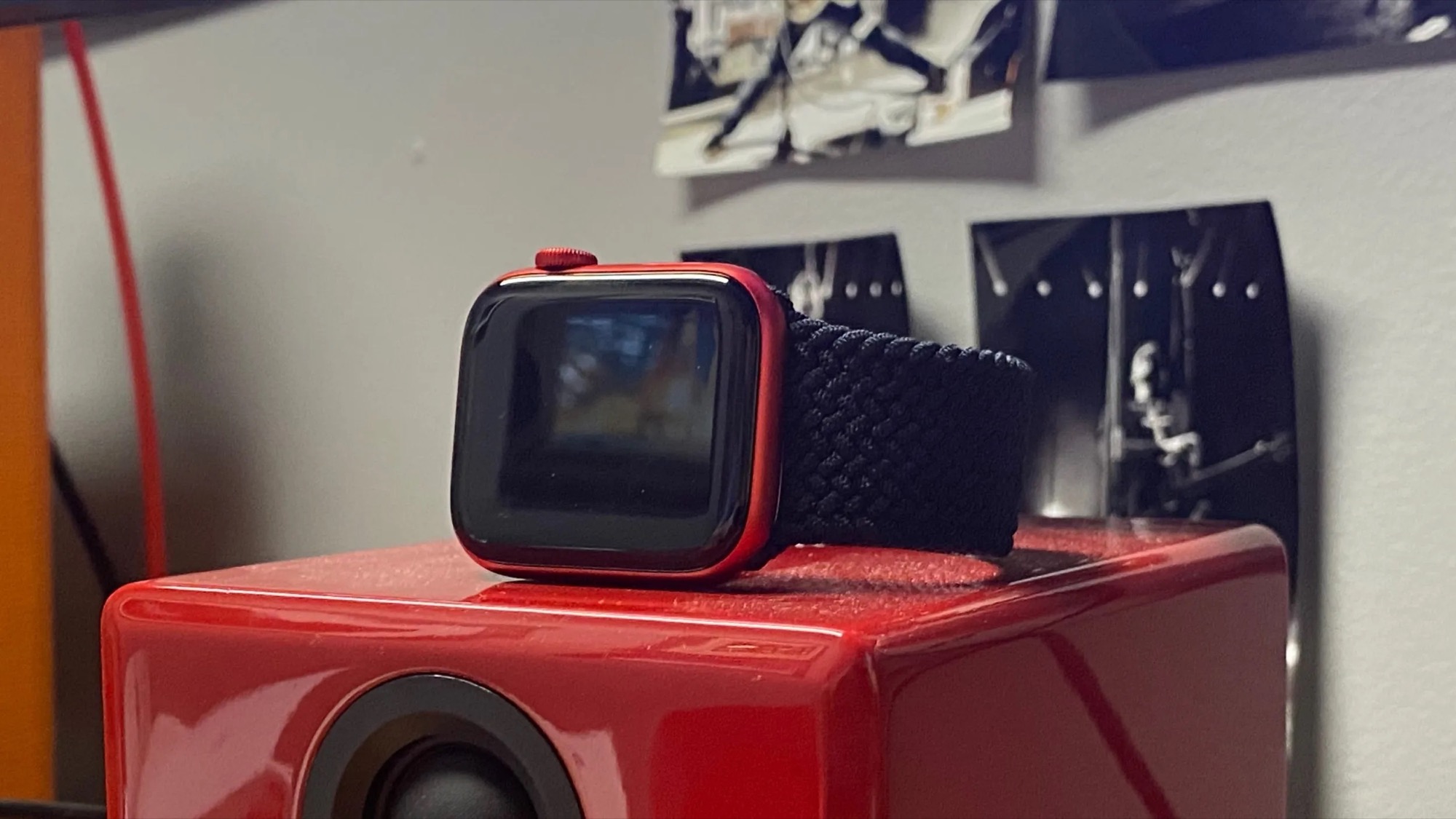 Zdjęcie okładkowe wpisu Apple Watch Series 8 w kolorze odświeżonej czerwieni