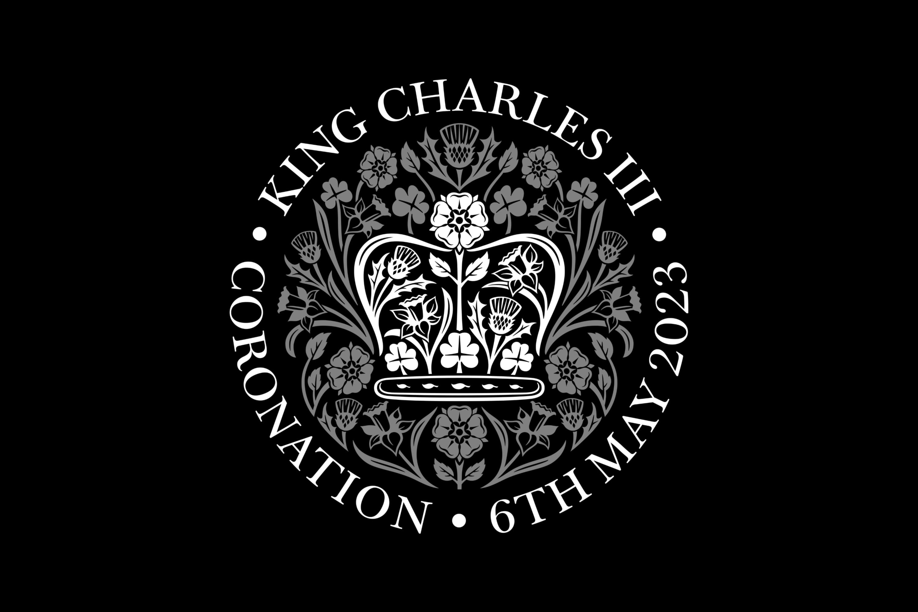 Zdjęcie okładkowe wpisu Jony Ive zaprojektował godło dla koronacji Jego Królewskiej Mości Króla i Jej Królewskiej Mości Królowej Małżonki