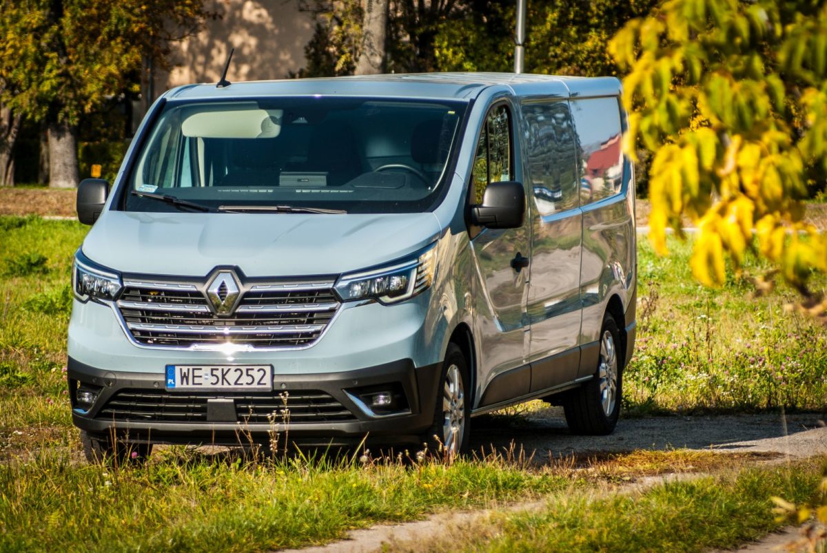 Renault Trafic Furgon Pack Clim L2H1 2.0 dCi EDC (fot. Dariusz Hałas / iMagazine.pl)