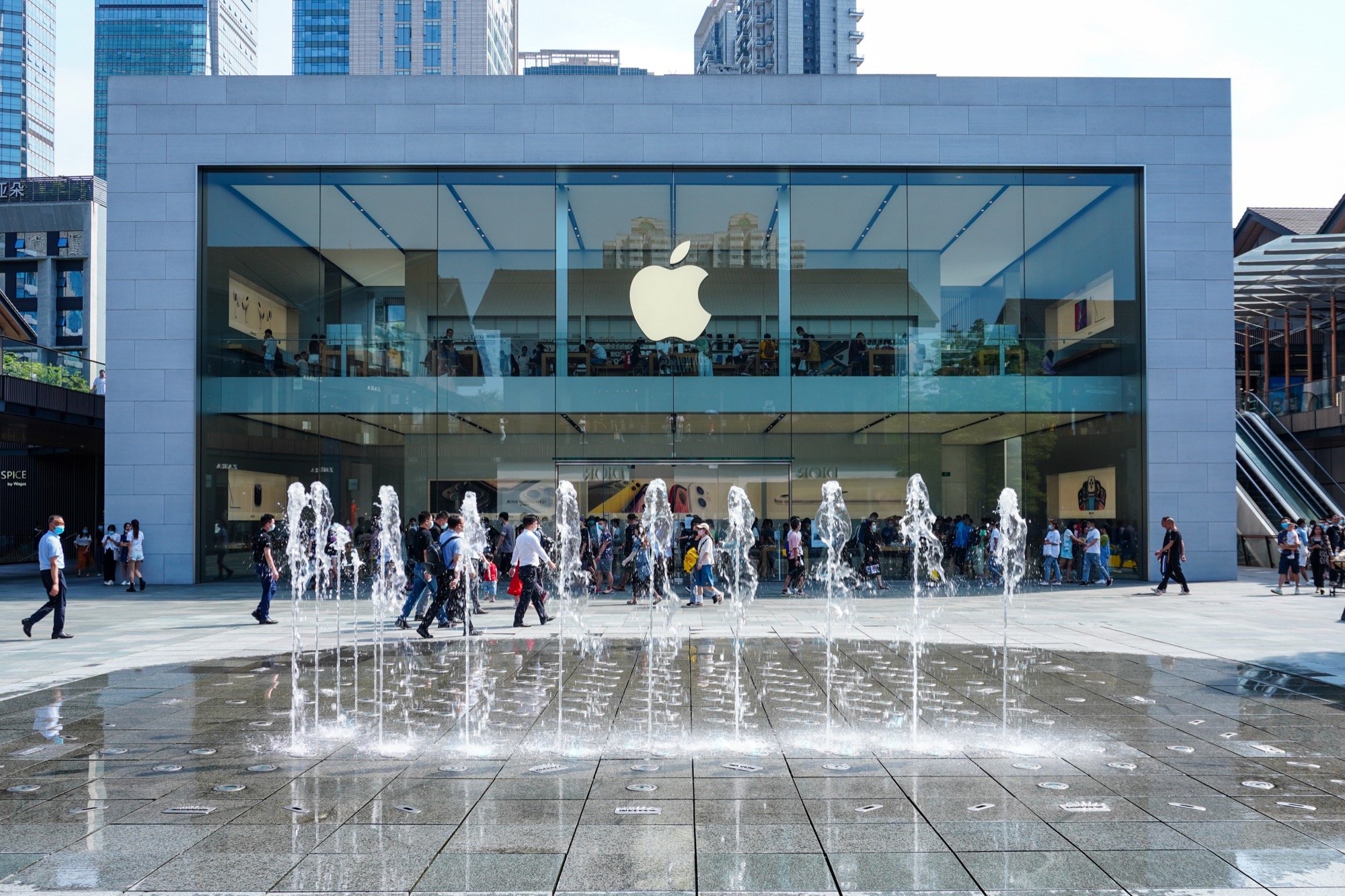Zdjęcie okładkowe wpisu Pracownicy sklepów Apple chcą opcji zostawiania napiwków