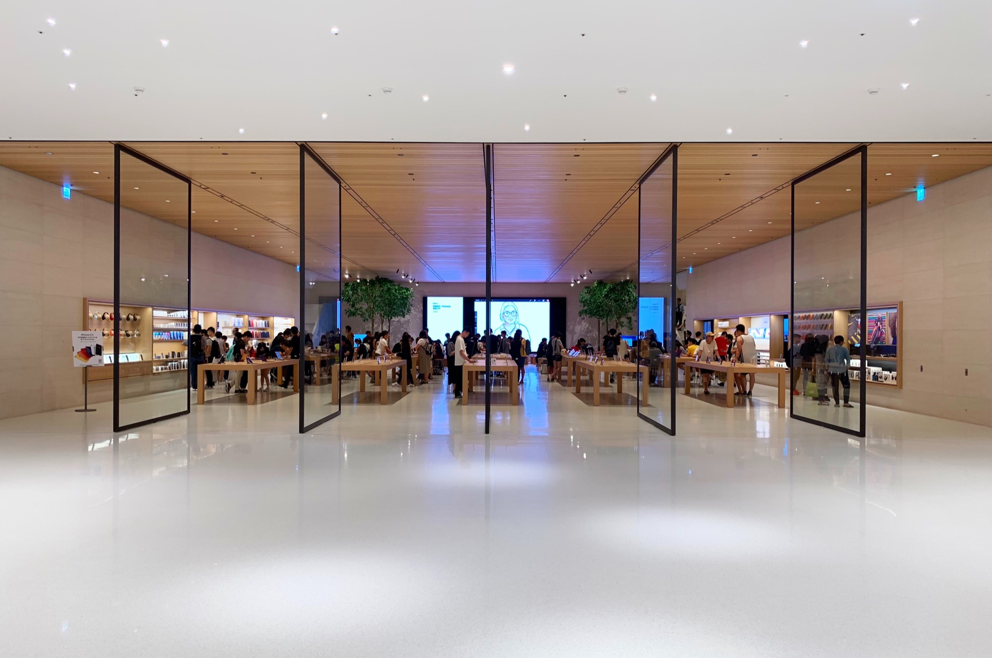Zdjęcie okładkowe wpisu Apple planuje ponad 50 nowych lub przebudowanych sklepów na całym świecie