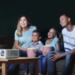 Zdjęcie okładkowe wpisu: Optoma prezentuje dwa nowe projektory laserowe – ostry obraz z 30 cm, rozmiar do 300″