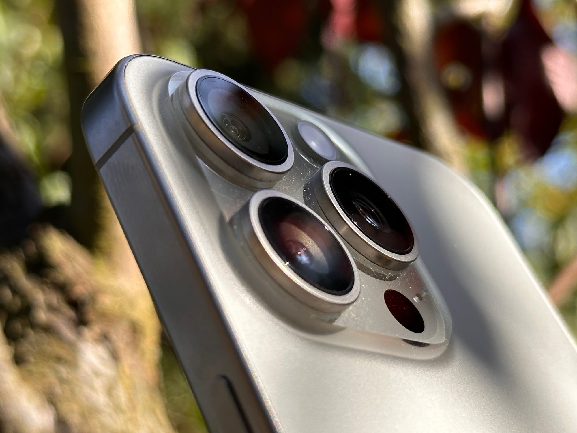 Zdjęcie okładkowe wpisu iPhone 16 Pro Max z większym czujnikiem aparatu głównego