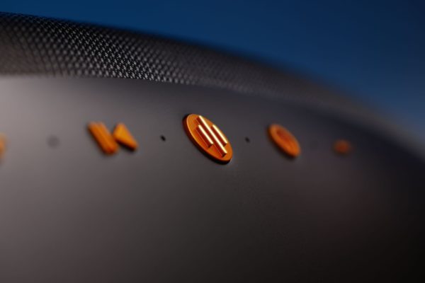 Bowers & Wilkins Zeppelin McLaren Edition