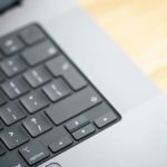 Zdjęcie okładkowe wpisu: Wyciek zdjęcia z pudełkiem od nowego MacBooka z Apple M4