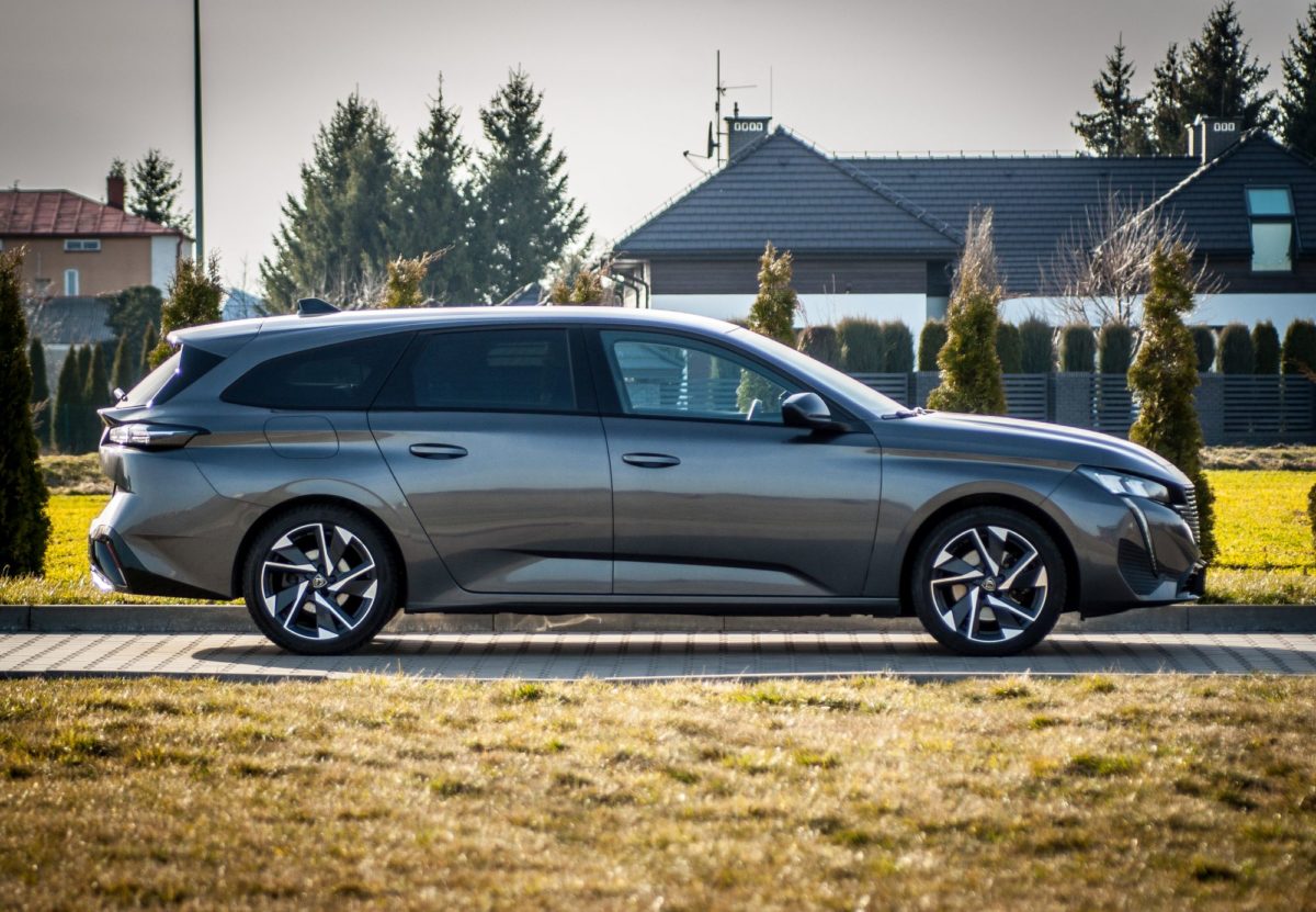 Peugeot 308 SW BlueHDI 130 EAT8 Allure Pack (fot. Dariusz Hałas / iMagazine.pl)