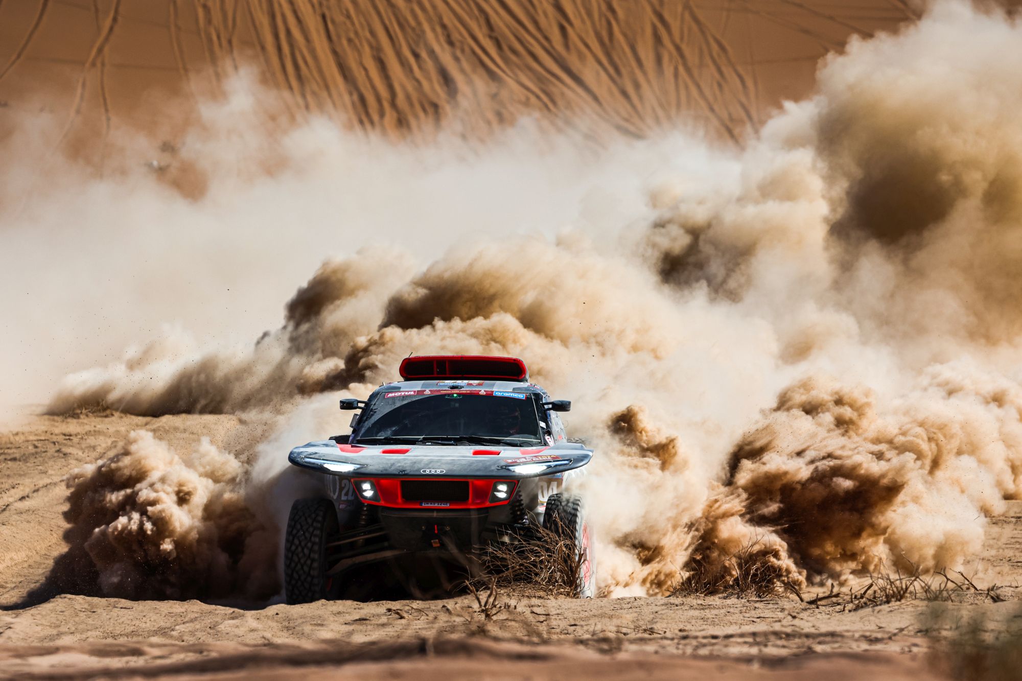 Zdjęcie okładkowe wpisu Audi RS Q e-tron wygrywa najtrudniejszy rajd świata – Dakar 2024