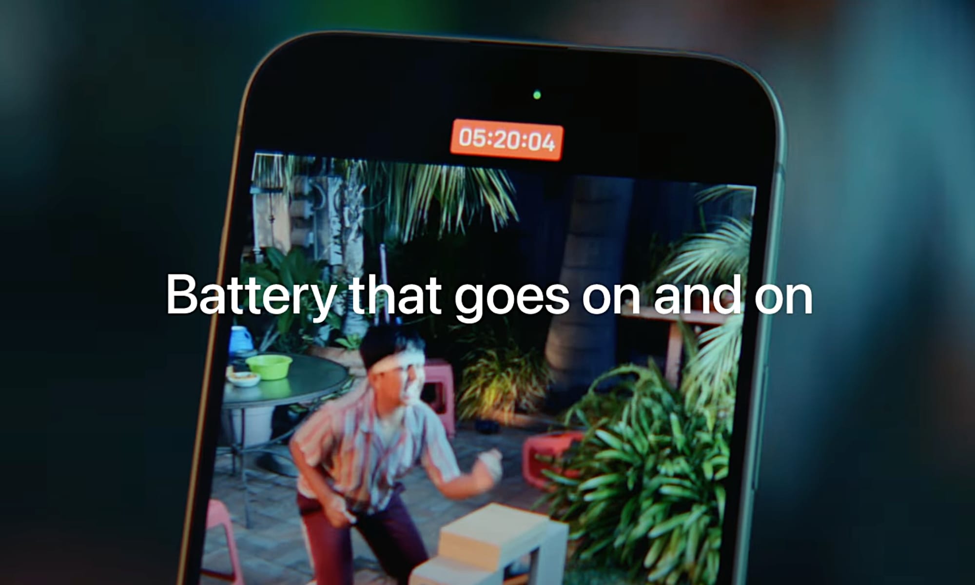 Zdjęcie okładkowe wpisu Kolejna reklama podkreślająca żywotność baterii w iPhonie 15 Plus
