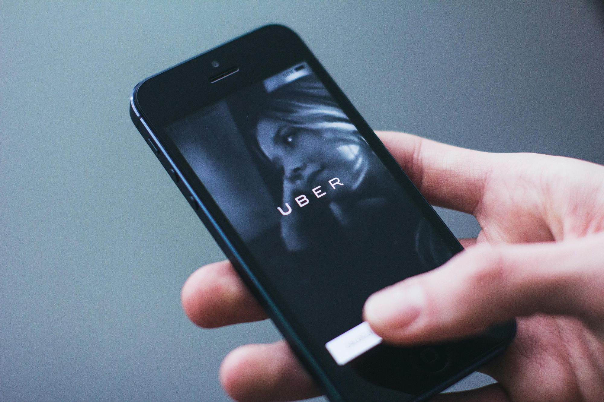 Zdjęcie okładkowe wpisu UberX Share już w Warszawie – na czym polega nowa usługa tej platformy?