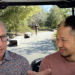 Zdjęcie okładkowe wpisu: Kierownictwo Apple rozmawia o iPhonie, jadąc wózkiem golfowym