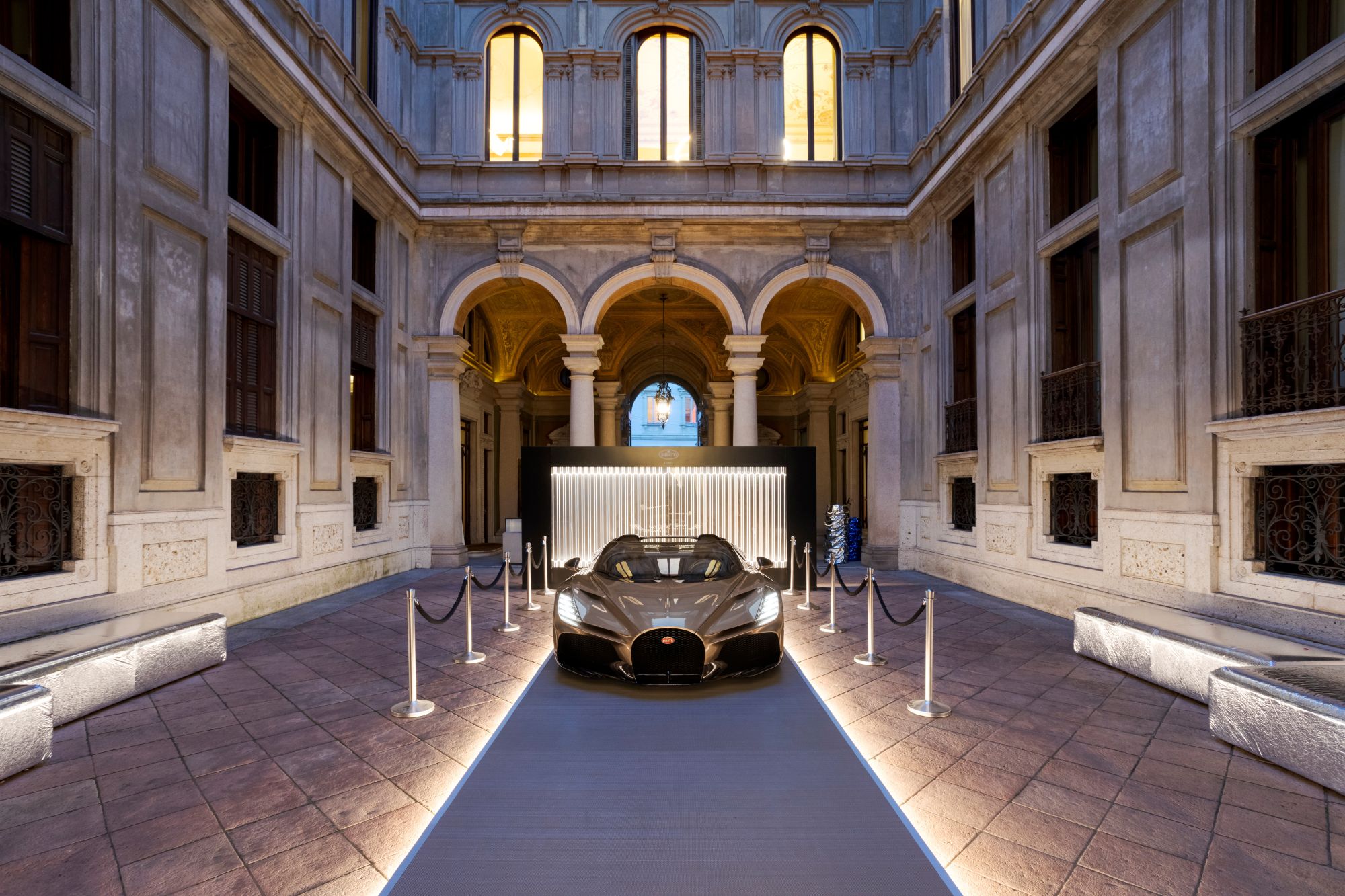 Zdjęcie okładkowe wpisu Bugatti Home podczas Milan Design Week ze stylową kolekcją – nie chodzi o samochody