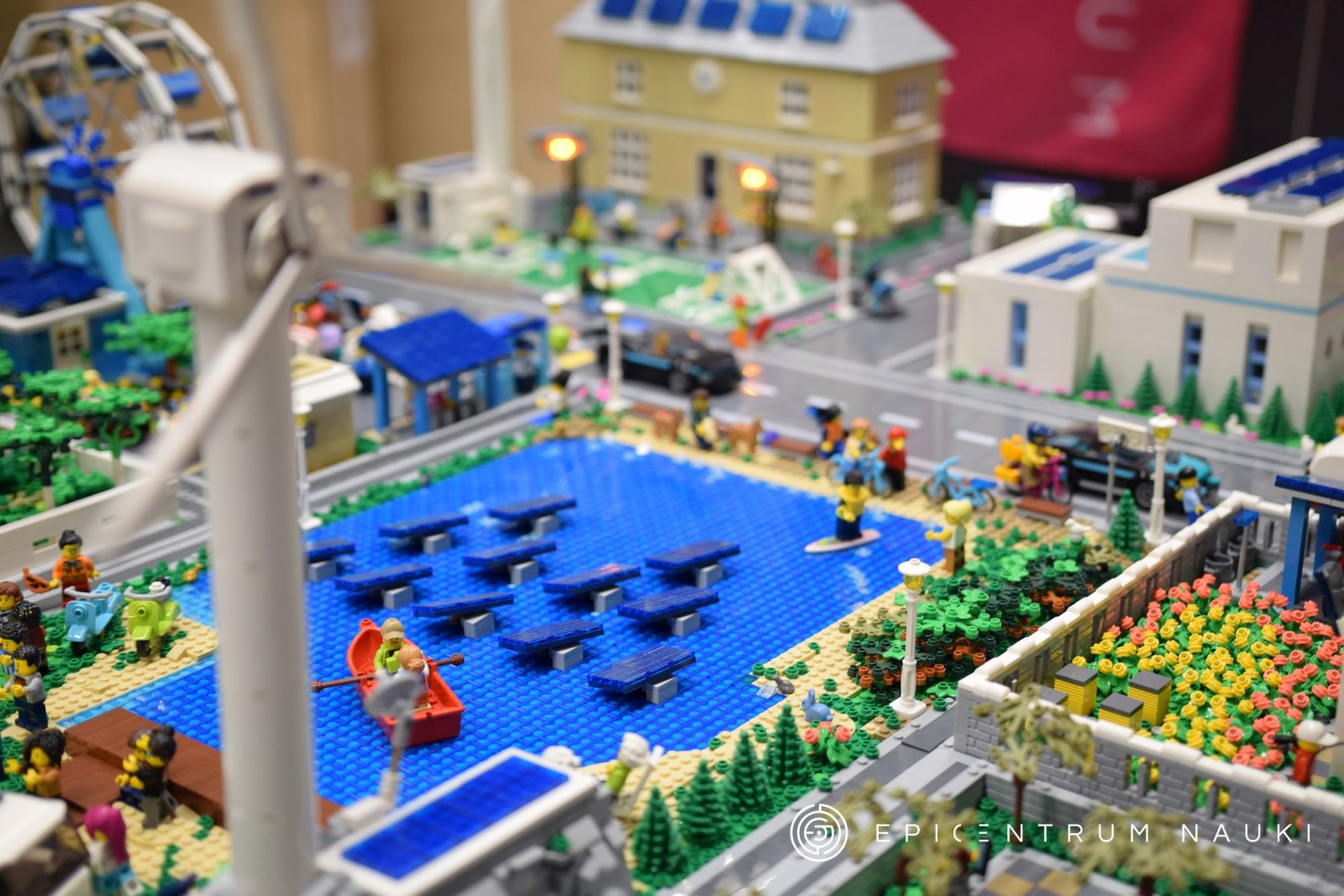 Zdjęcie okładkowe wpisu Electrum Eco Hive – model miasta przyszłości z klocków Lego
