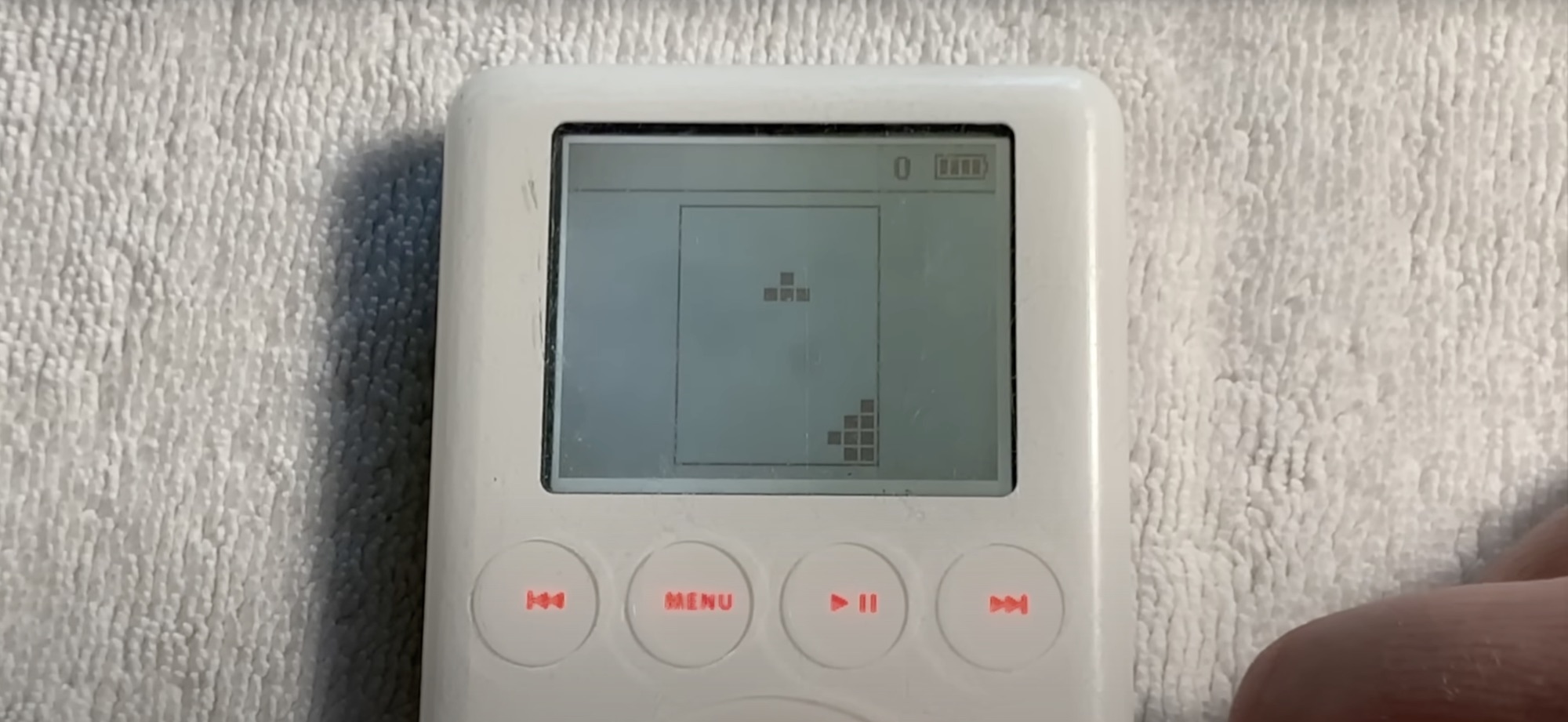 Zdjęcie okładkowe wpisu Prototyp iPoda z klonem gry Tetris o nazwie „Stacker”