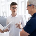 Zdjęcie okładkowe wpisu: Tim Cook spotkał się z Witem Owczarkiem – polskim uczniem i laureatem Apple Swift Student Challenge