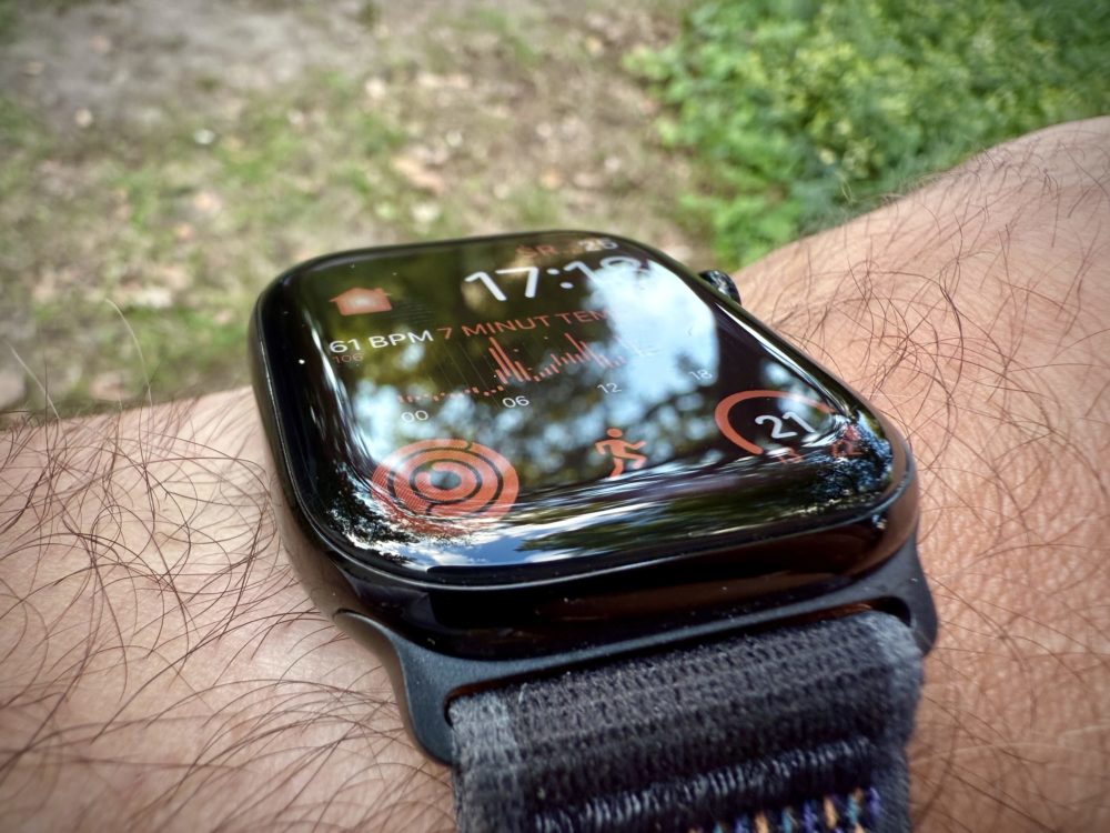 Zdjęcie okładkowe do wpis Apple Watch ratuje życie kierowcy po wypadku w USA