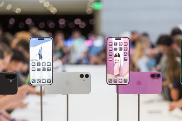 Zdjęcie okładkowe wpisu Trump: Apple zainwestuje 500 mld dolarów w USA. Akcje firmy rosną po porozumieniu USA–Chiny
