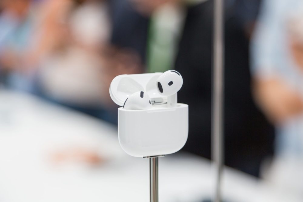 Zdjęcie okładkowe do wpis AirPods Pro 3 znalezione w kodzie