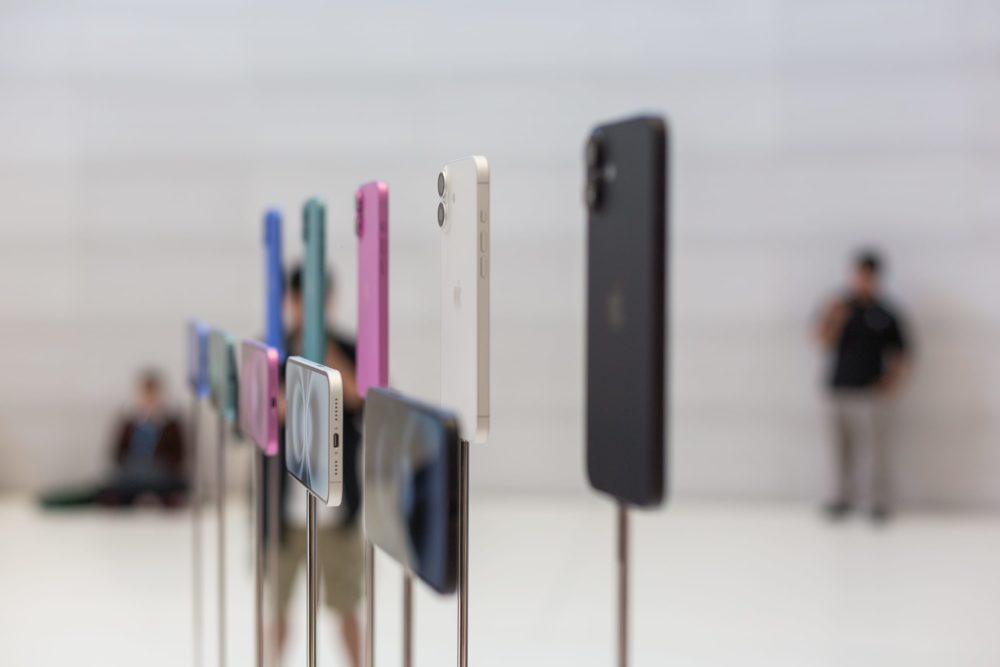 Zdjęcie okładkowe do wpis iPhone 17 Air – nowe wideo z etui pokazuje skalę miniaturyzacji