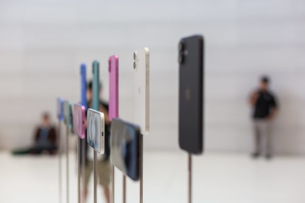 Zdjęcie okładkowe wpisu iPhone 17 Air – nowe wideo z etui pokazuje skalę miniaturyzacji
