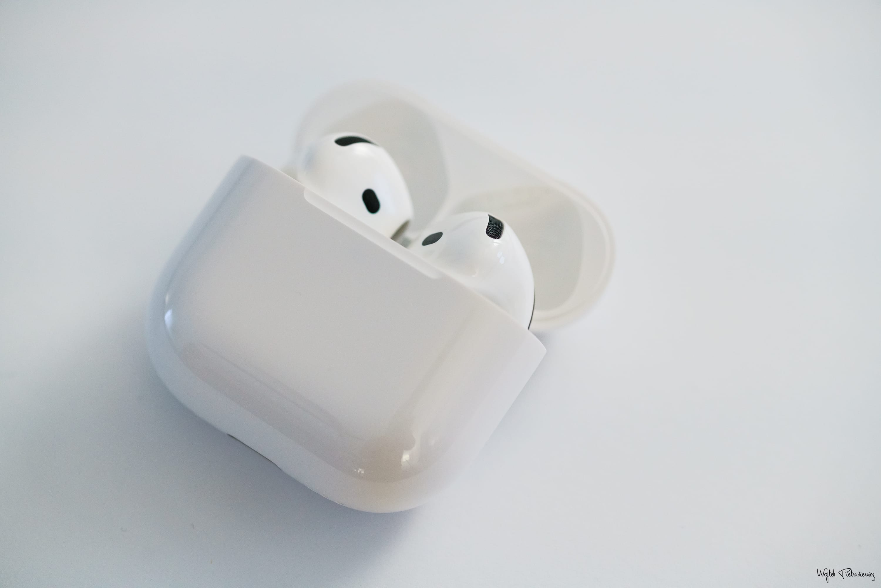 Apple rozważa wprowadzenie AirPods z wbudowanymi miniaturowymi kamerami