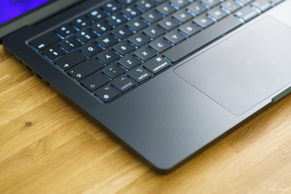 Zdjęcie okładkowe do wpis Nowe komputery Mac od Apple – lista modeli i procesorów Apple