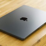 Zdjęcie okładkowe wpisu: MacBook Pro z cieńszym designem zadebiutuje w 2026 roku?