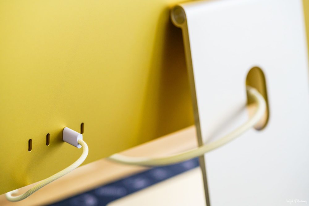 Zdjęcie okładkowe do wpis iMac z Apple M1 miał mieć logo Apple na przodzie obudowy