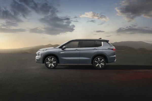 Mitusbishi Outlander PHEV 2025