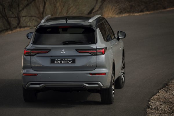 Mitusbishi Outlander PHEV 2025