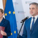 Zdjęcie okładkowe wpisu: Laptop dla nauczyciela – Ministerstwo Cyfryzacji zaktualizowało program i… wykluczyło sprzęt Apple