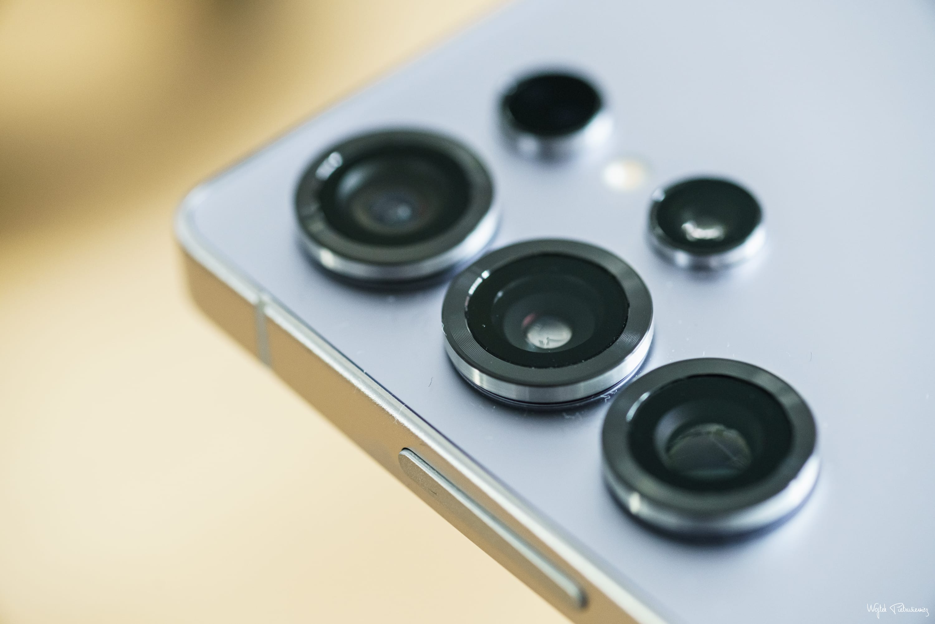 Zdjęcie okładkowe wpisu Koniec ze styczniowymi premierami? Samsung podobno mocno opóźni debiut serii Galaxy S26