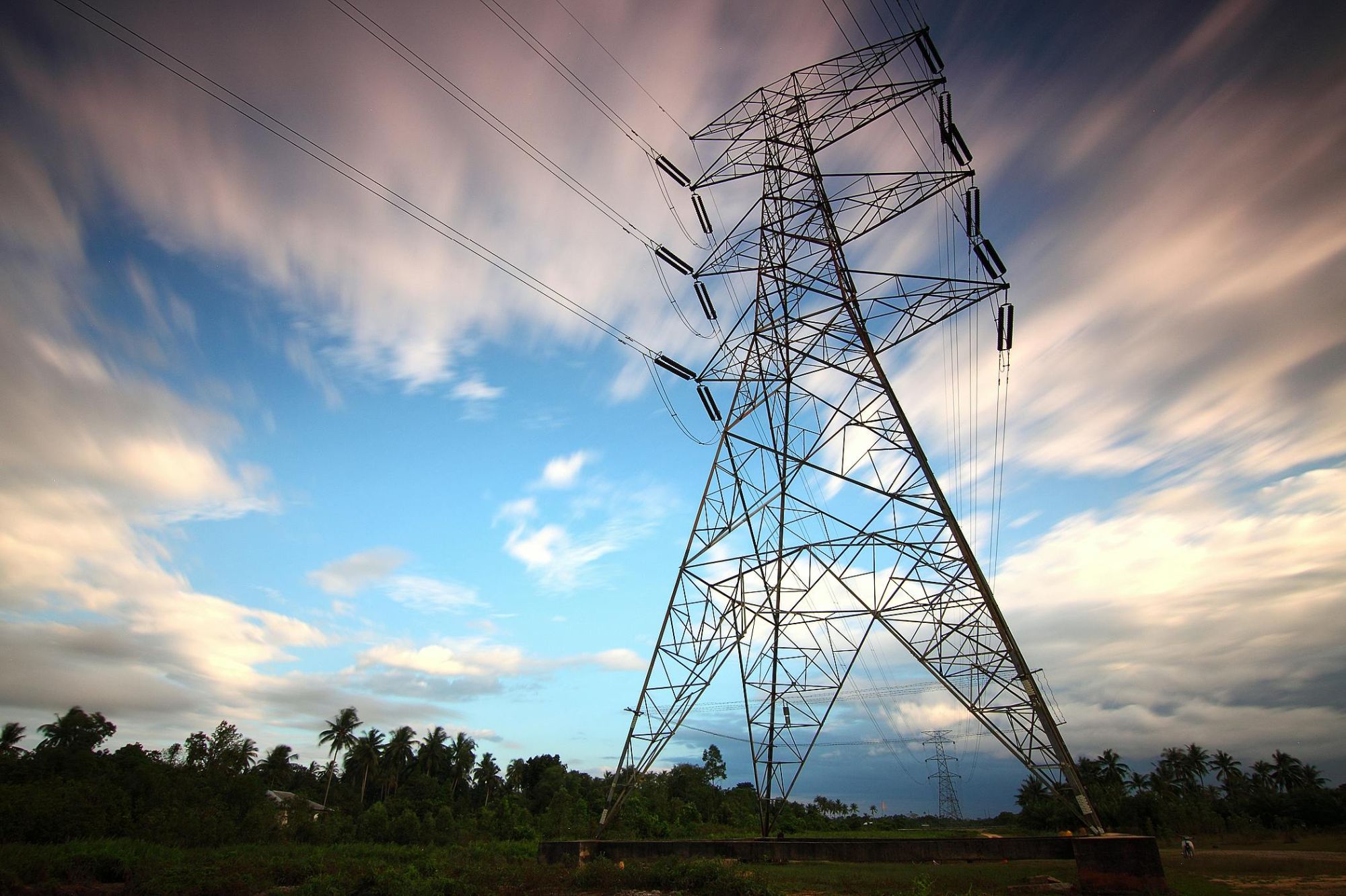 Zdjęcie okładkowe wpisu Państwa bałtyckie oficjalnie rozłączyły swoje sieci energetyczne z Rosją i Białorusią