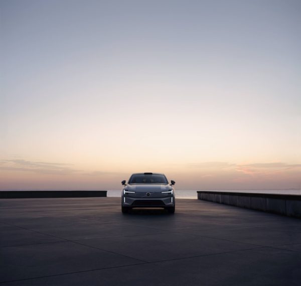 Volvo ES90