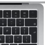 Zdjęcie okładkowe wpisu: Nowy MacBook Air w końcu poprawia błąd sprzed 26 lat