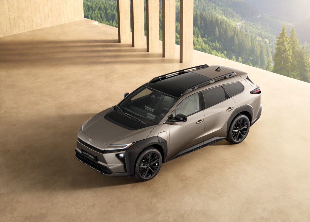 Zdjęcie okładkowe do wpis Premiera: Toyota bZ4X Touring – rodzinny SUV z konkretnym zasięgiem