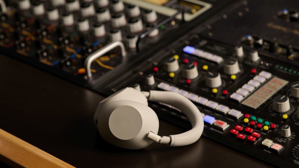 Zdjęcie okładkowe do wpis Sony prezentuje słuchawki WH-1000XM6 z przełomowym systemem redukcji hałasu
