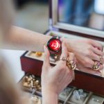 Zdjęcie okładkowe wpisu: Huawei wprowadza serię smartwatchy Watch 5 w dwóch rozmiarach i z nowym czujnikiem X-TAP