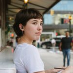 Zdjęcie okładkowe wpisu: Cisza, która szkodzi? Dlaczego nie powinieneś nadużywać słuchawek z redukcją hałasu