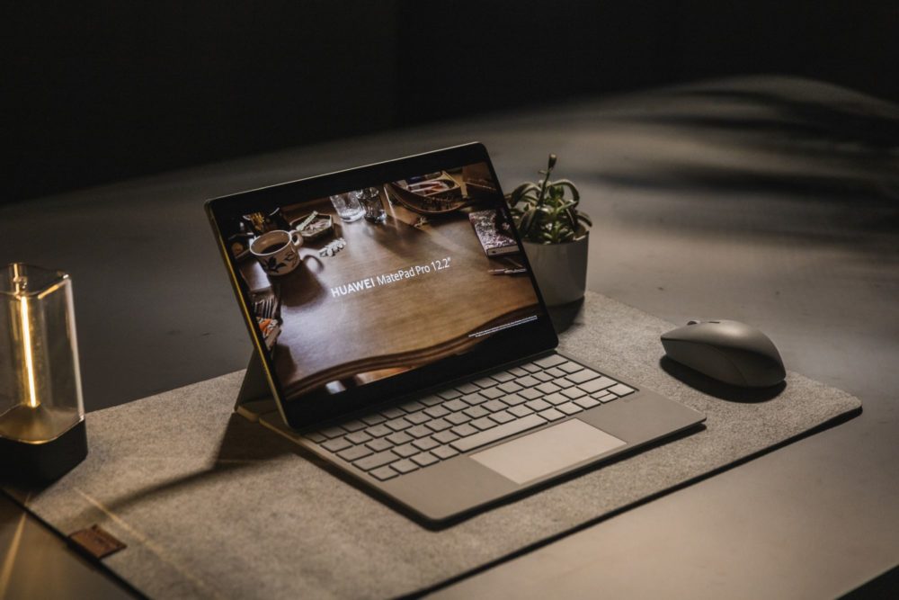 Zdjęcie okładkowe do wpis Huawei MatePad Pro 12.2″ 2025 debiutuje w Polsce. Klawiatura, rysik i mysz w cenie. Tak: mysz.