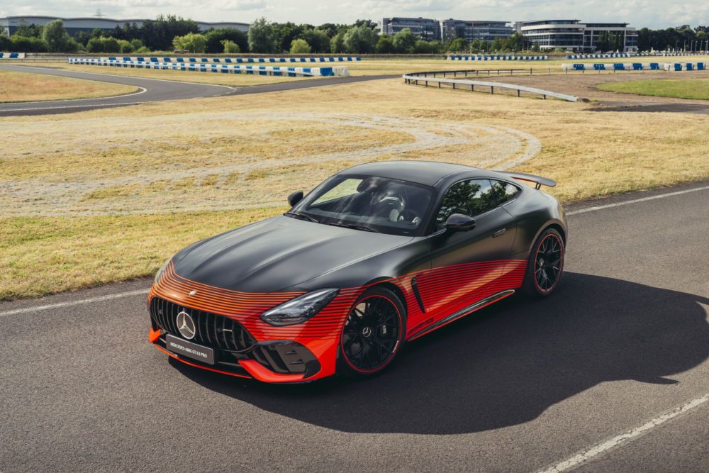 Zdjęcie okładkowe do wpis Torowy Mercedes-AMG GT 63 PRO dołącza do floty szkoleniowej AMG Experience w Polsce [galeria]