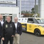 Zdjęcie okładkowe wpisu: Elektrycznym Volkswagenem ID. Buzz dookoła świata. Trwa próba pobicia rekordu Guinnessa