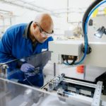 Zdjęcie okładkowe wpisu: Apple stawia na „Made in USA”. 500 mln dolarów na produkcję i recykling magnesów ziem rzadkich