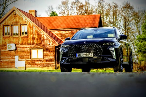Zdjęcie okładkowe wpisu Auto tygodnia #52 – DS 7 E-Tense 4×4 360 La Premiere [galeria]