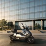 Zdjęcie okładkowe wpisu: Nowe BMW CE 04 na 2025 rok. Odświeżone kolory i wyposażenie