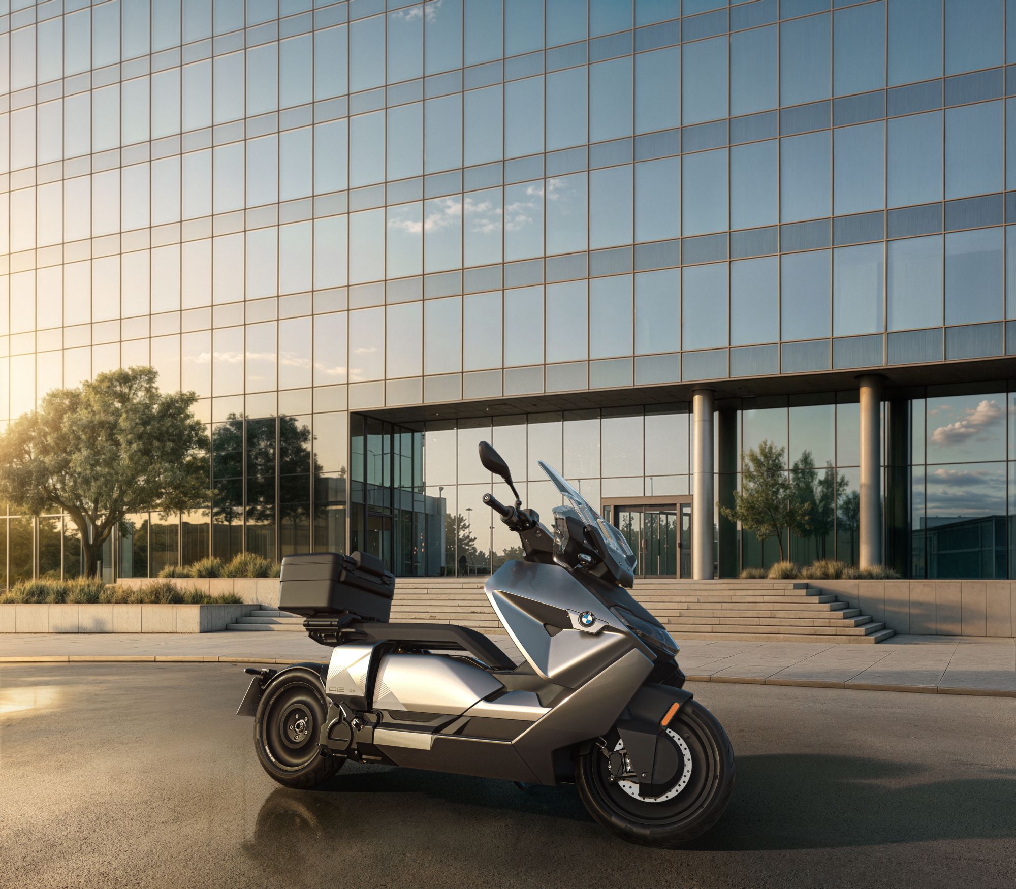 Zdjęcie okładkowe wpisu Nowe BMW CE 04 na 2025 rok. Odświeżone kolory i wyposażenie