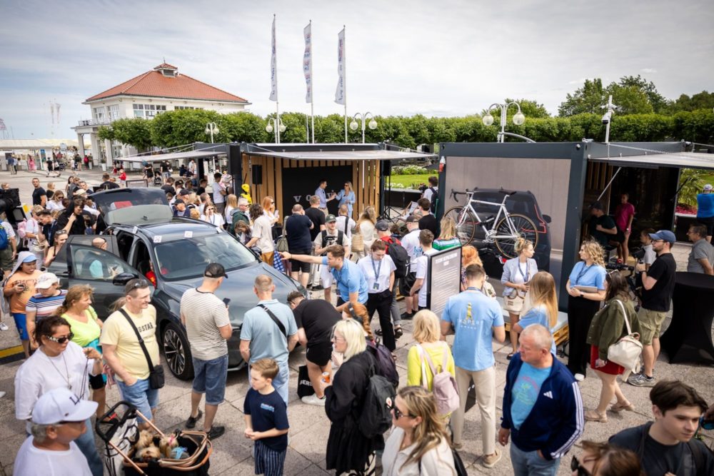 Zdjęcie okładkowe do wpis Prawie 45 tysięcy Polaków wzięło udział w akcji Volvo For Safety. Symulatory hitem lata