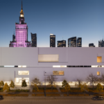 Zdjęcie okładkowe wpisu: Kino plenerowe przed Muzeum Sztuki Nowoczesnej. Przez cały sierpień seanse o naturze