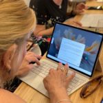 Zdjęcie okładkowe wpisu: Nowe technologie bez barier. W Warszawie ruszają warsztaty z AI dla seniorów