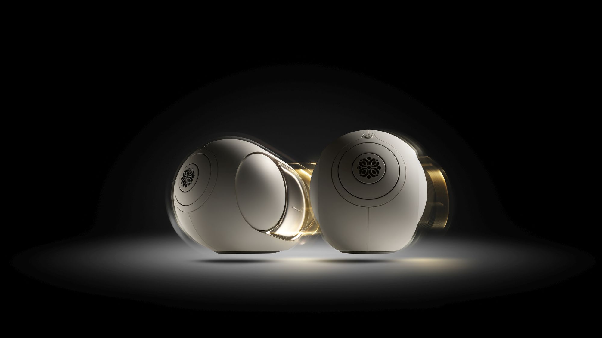 Zdjęcie okładkowe wpisu Devialet Phantom Ultimate: następca legendy z nowymi technologiami i złotym wykończeniem