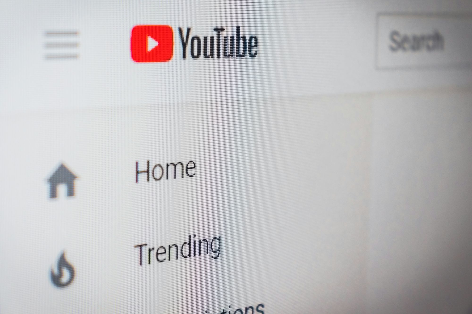 Zdjęcie okładkowe wpisu YouTube idzie w ślady Netfliksa. Rusza weryfikacja planów rodzinnych Premium